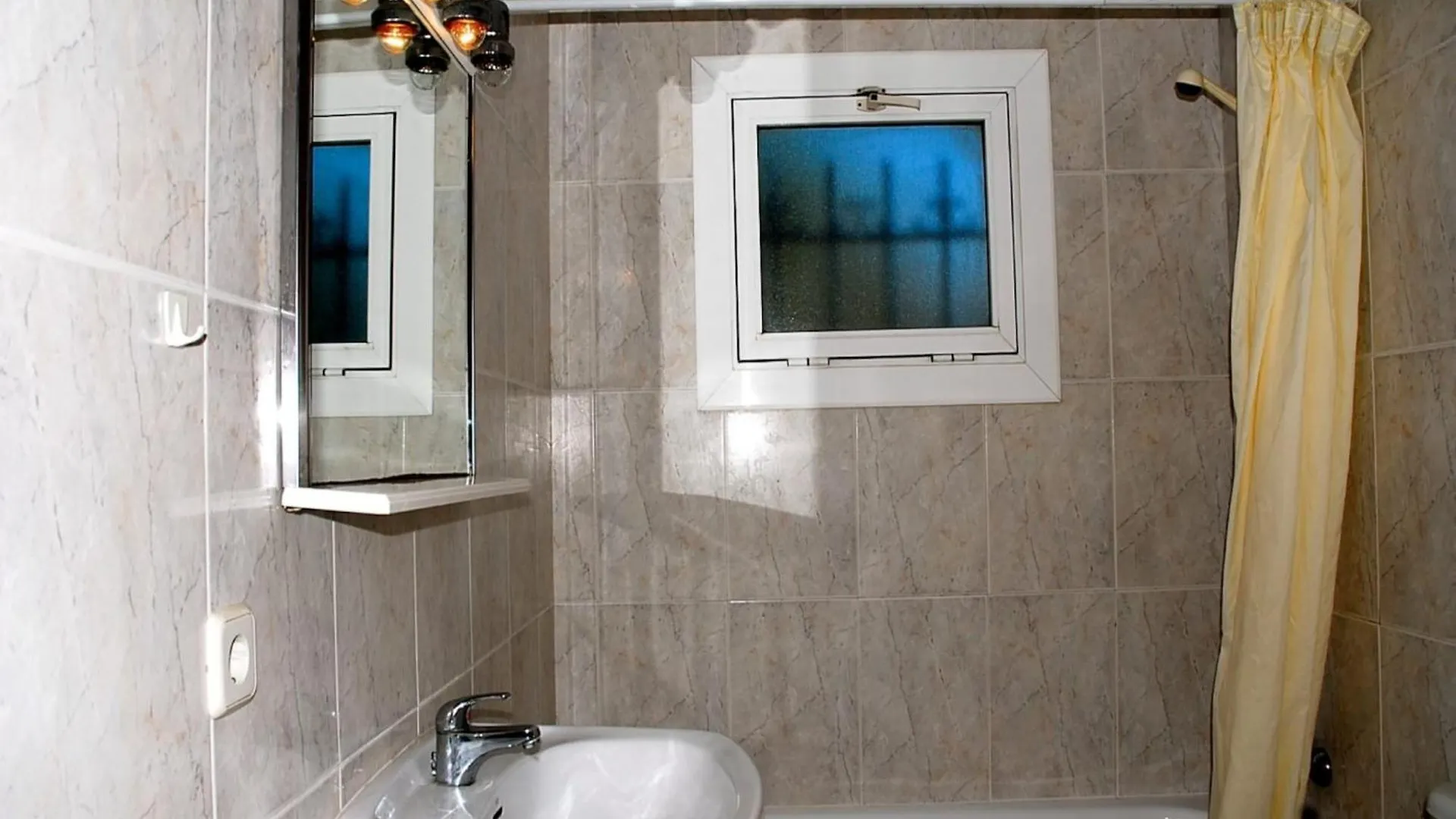 The House In Estartit Has 2 Bedrooms L'Estartit